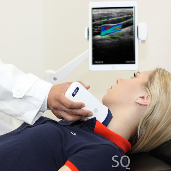Scanner a ultrasuoni con sonda lineare wireless per accesso vascolare, blocco nervoso e imaging muscoloscheletrico
